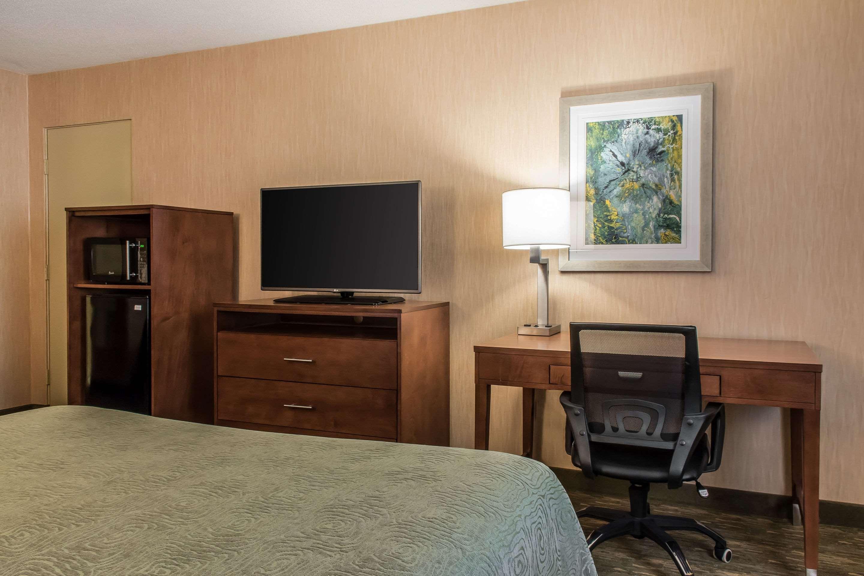 Quality Inn Bedford Exterior photo