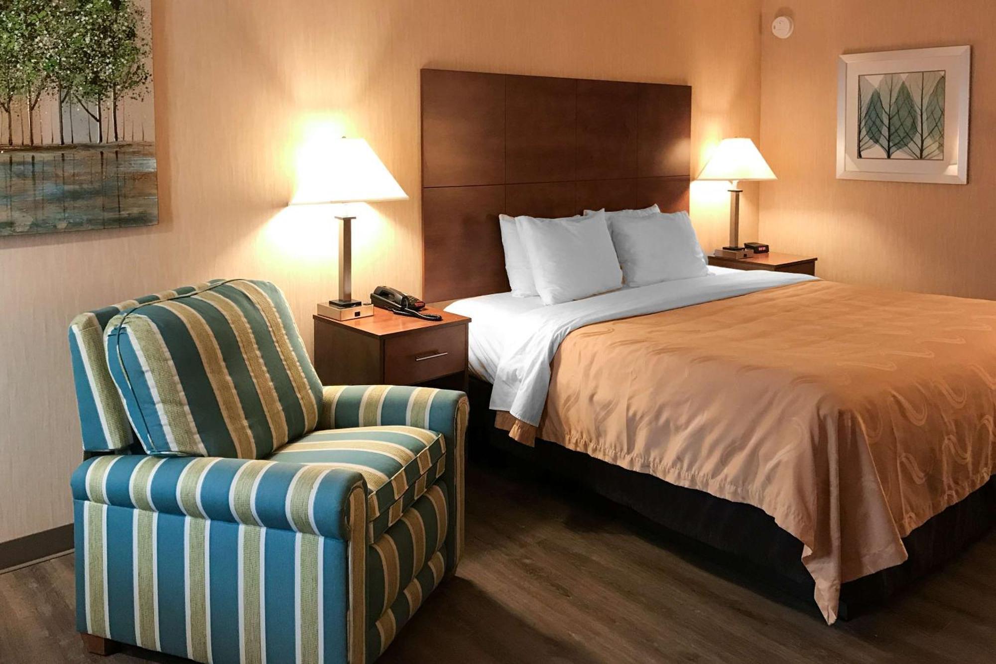 Quality Inn Bedford Exterior photo