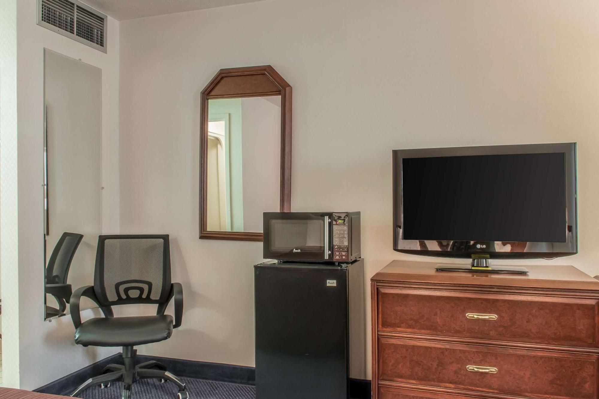 Quality Inn Bedford Exterior photo