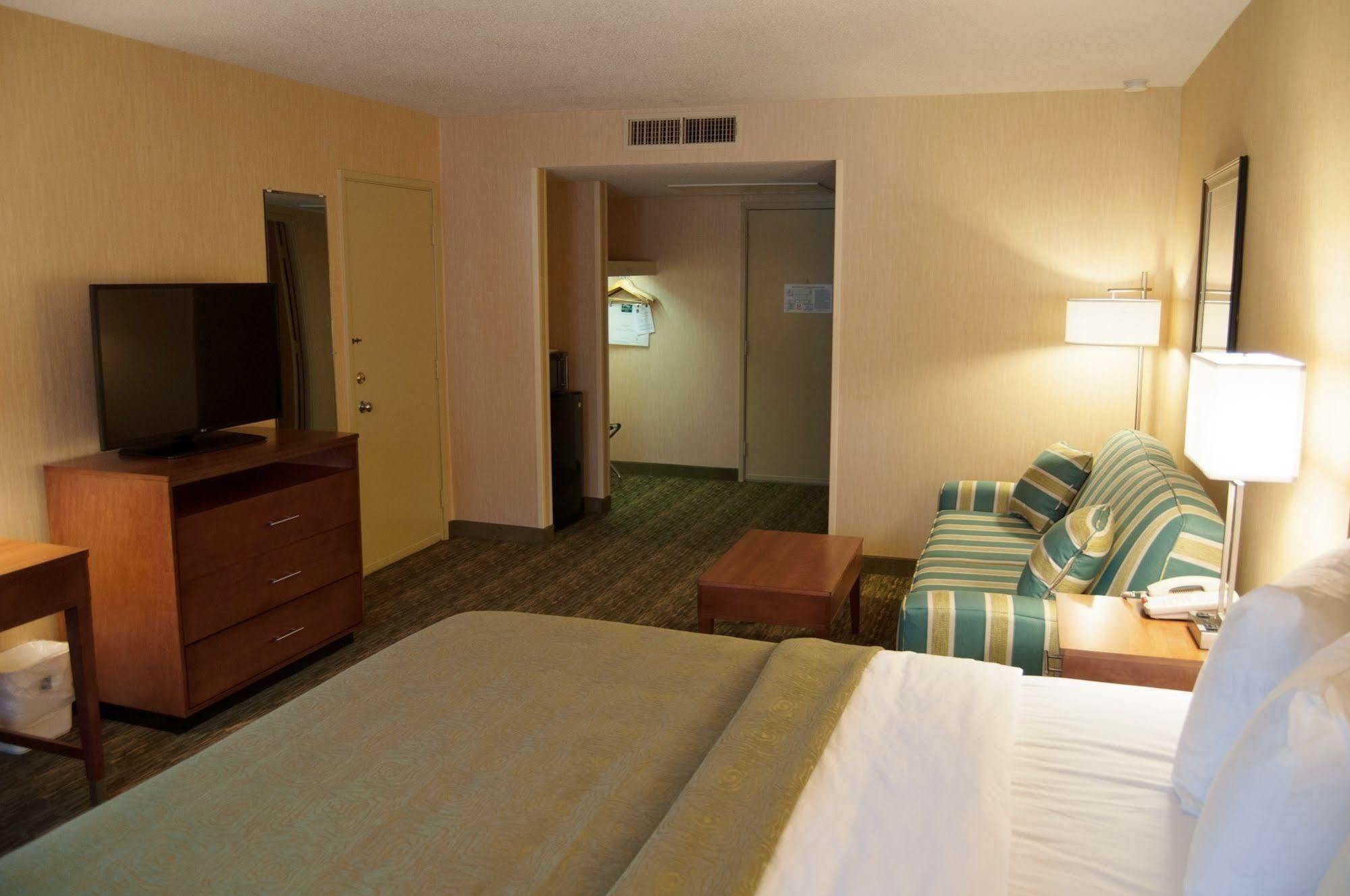 Quality Inn Bedford Exterior photo