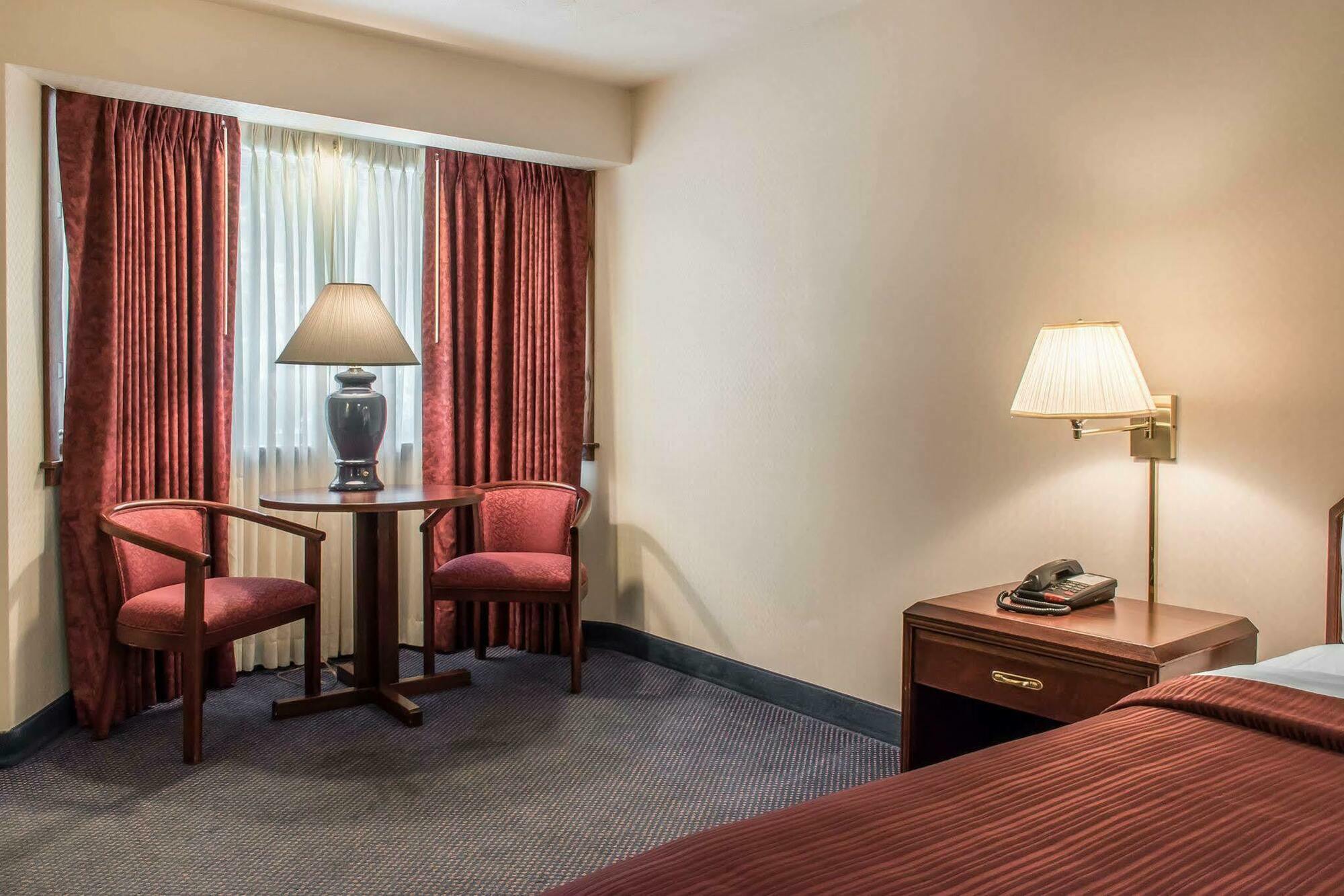 Quality Inn Bedford Exterior photo